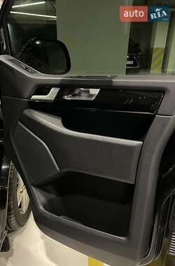 Минивэн Volkswagen Multivan 2016 в 