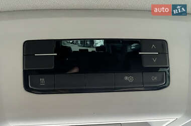 Минивэн Volkswagen Multivan 2021 в 