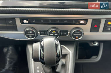 Минивэн Volkswagen Multivan 2021 в 