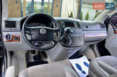 Минивэн Volkswagen Multivan 2009 в 
