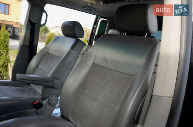 Минивэн Volkswagen Multivan 2009 в 