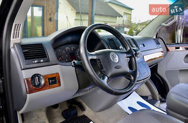Минивэн Volkswagen Multivan 2009 в 