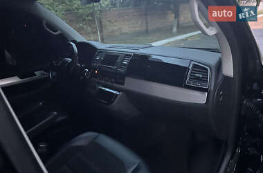 Минивэн Volkswagen Multivan 2016 в 