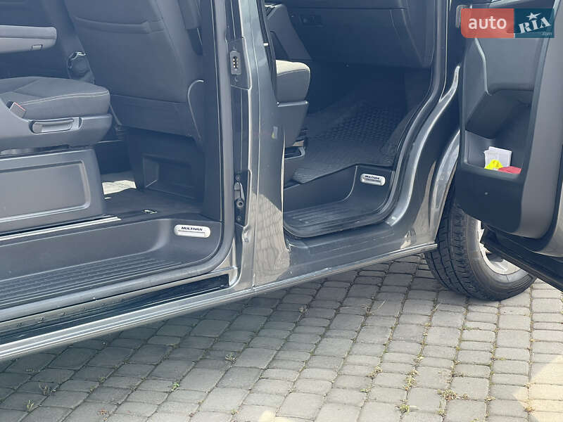 Минивэн Volkswagen Multivan 2018 в Мукачево