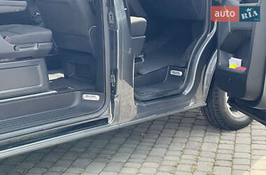 Минивэн Volkswagen Multivan 2018 в 