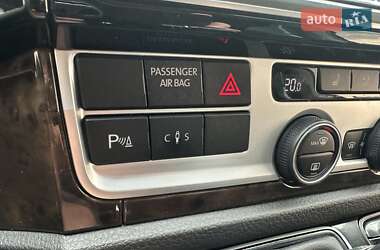 Минивэн Volkswagen Multivan 2017 в 
