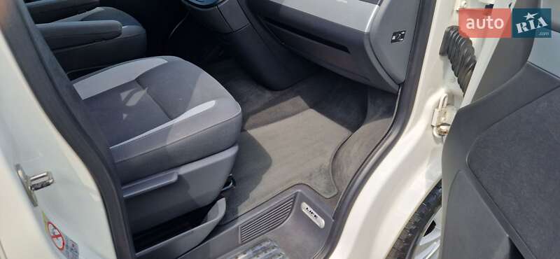 Минивэн Volkswagen Multivan 2013 в Львове