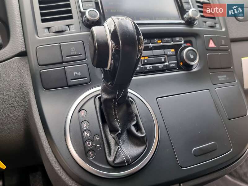 Минивэн Volkswagen Multivan 2012 в Киеве