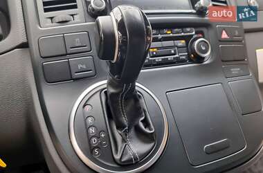 Минивэн Volkswagen Multivan 2012 в 