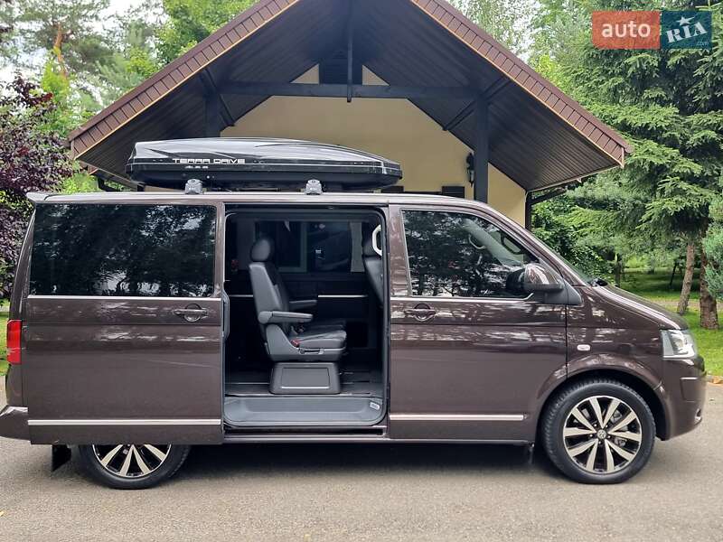 Минивэн Volkswagen Multivan 2012 в Киеве
