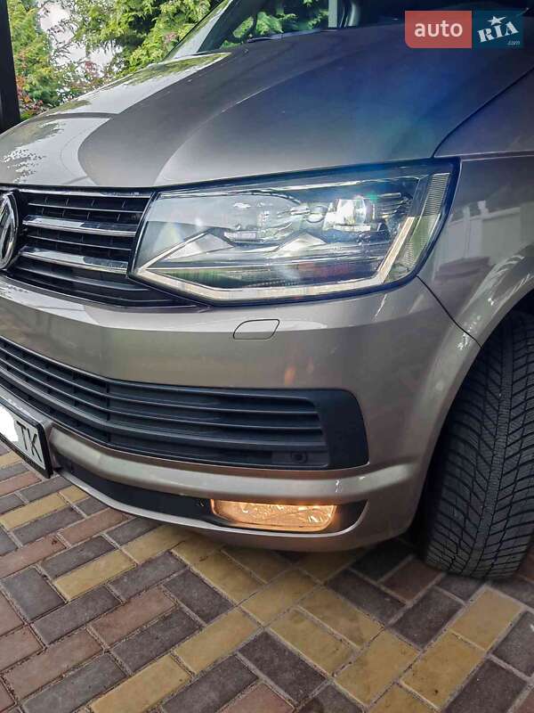 Минивэн Volkswagen Multivan 2018 в Киеве