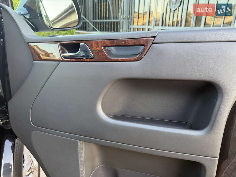 Минивэн Volkswagen Multivan 2014 в Одессе