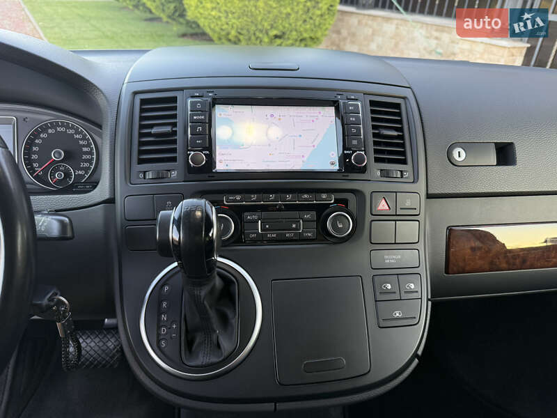 Мінівен Volkswagen Multivan 2014 в Одесі