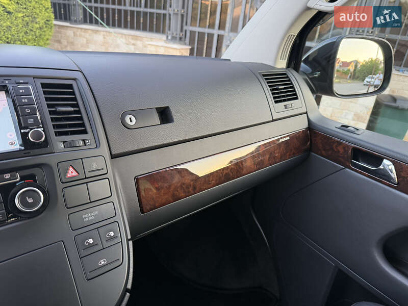 Минивэн Volkswagen Multivan 2014 в Одессе