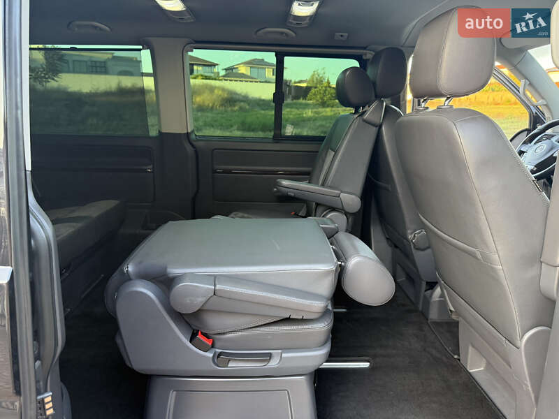 Минивэн Volkswagen Multivan 2014 в Одессе