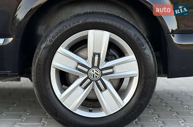 Минивэн Volkswagen Multivan 2019 в 