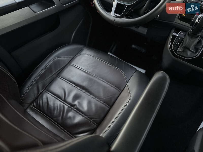 Минивэн Volkswagen Multivan 2019 в Тернополе