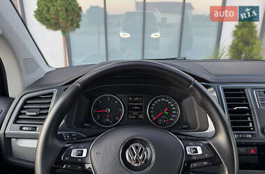 Минивэн Volkswagen Multivan 2019 в 