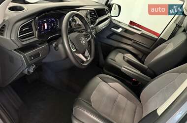 Минивэн Volkswagen Multivan 2023 в 