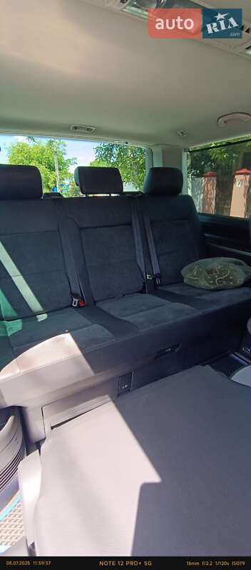 Минивэн Volkswagen Multivan 2011 в Киеве
