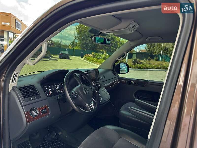 Мінівен Volkswagen Multivan 2014 в Дніпрі