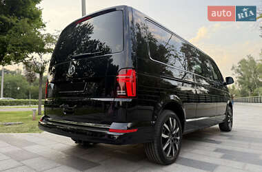 Минивэн Volkswagen Multivan 2023 в 