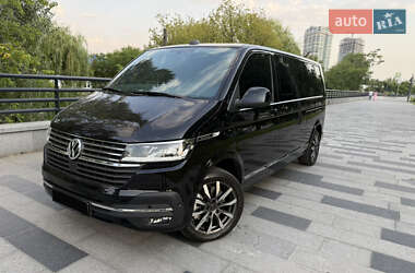 Минивэн Volkswagen Multivan 2023 в 