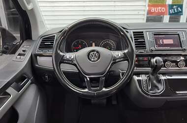 Мінівен Volkswagen Multivan 2016 в 
