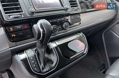 Мінівен Volkswagen Multivan 2016 в 