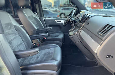 Минивэн Volkswagen Multivan 2010 в 