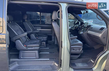 Минивэн Volkswagen Multivan 2010 в 