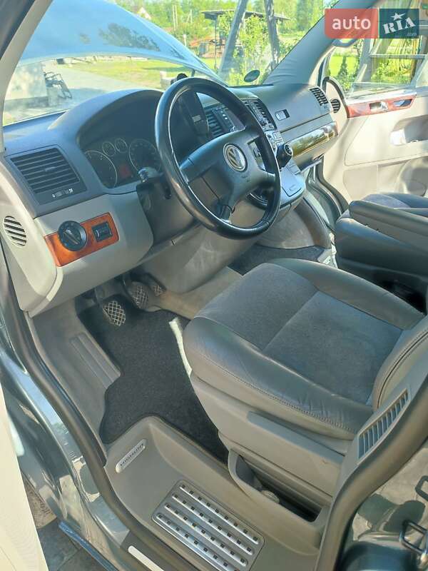 Минивэн Volkswagen Multivan 2004 в Камне-Каширском
