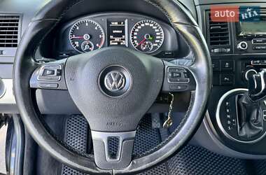 Минивэн Volkswagen Multivan 2011 в 
