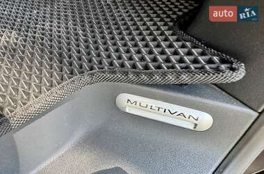 Минивэн Volkswagen Multivan 2011 в 