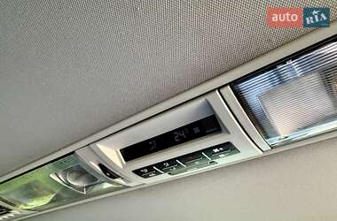 Минивэн Volkswagen Multivan 2011 в 