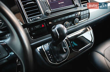 Минивэн Volkswagen Multivan 2017 в 