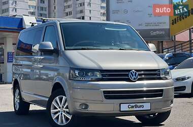 Минивэн Volkswagen Multivan 2015 в 