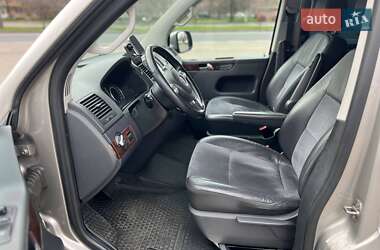 Минивэн Volkswagen Multivan 2015 в 