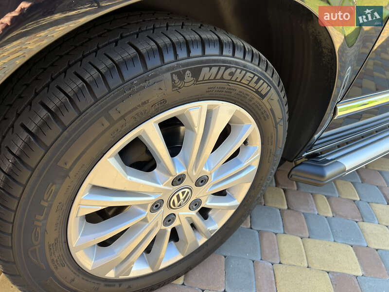 Минивэн Volkswagen Multivan 2021 в Костополе