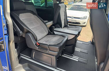 Минивэн Volkswagen Multivan 2021 в 