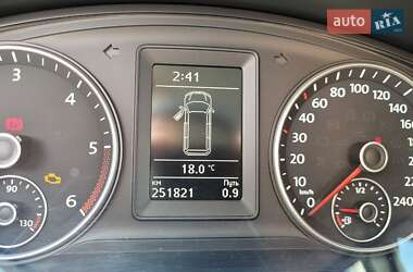 Минивэн Volkswagen Multivan 2014 в 