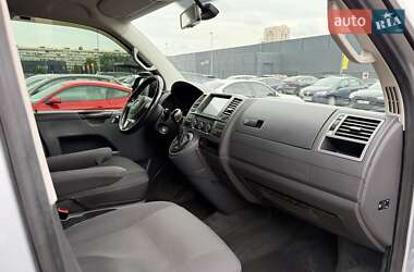 Минивэн Volkswagen Multivan 2012 в 