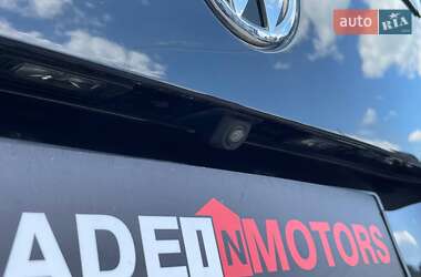 Минивэн Volkswagen Multivan 2019 в 