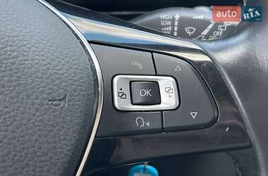 Минивэн Volkswagen Multivan 2019 в 