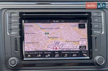 Минивэн Volkswagen Multivan 2019 в 