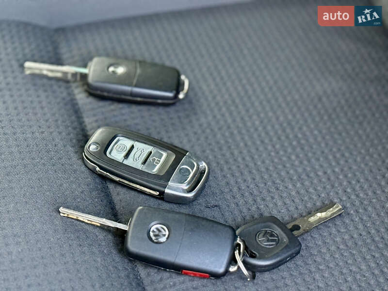 Минивэн Volkswagen Multivan 2011 в Хмельницком