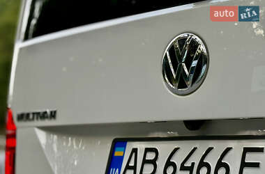 Минивэн Volkswagen Multivan 2011 в 