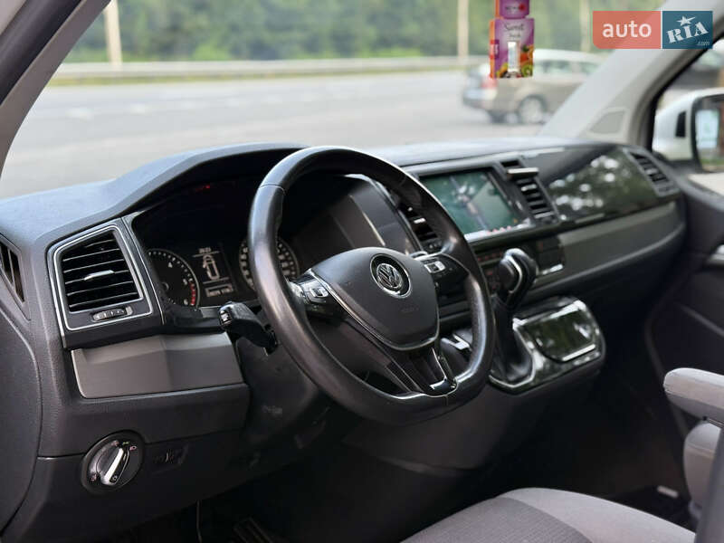 Минивэн Volkswagen Multivan 2011 в Хмельницком