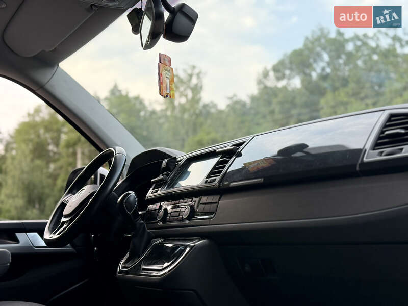 Минивэн Volkswagen Multivan 2011 в Хмельницком