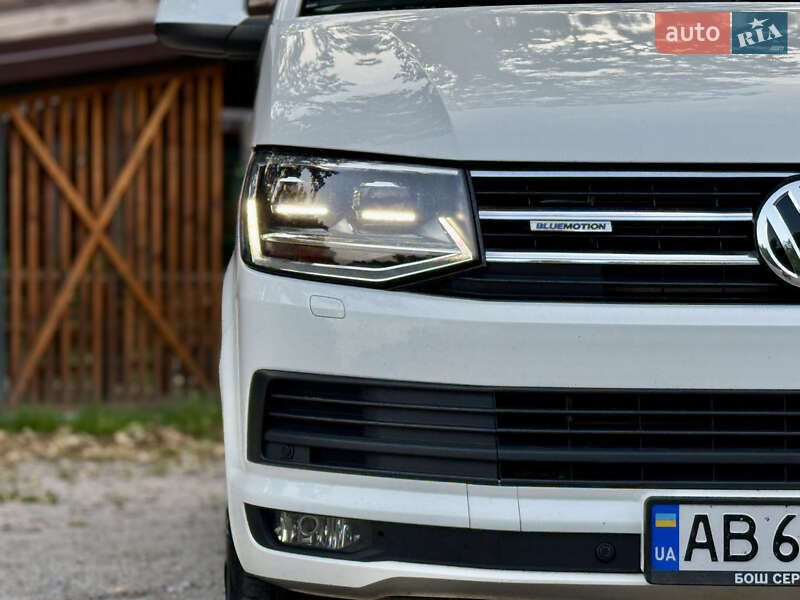 Минивэн Volkswagen Multivan 2011 в Хмельницком